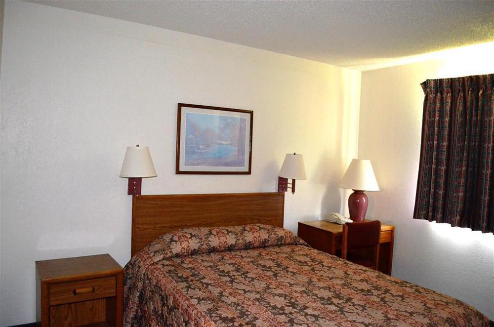 Motel 6 - Newest - Ultra Sparkling Approved - Chiropractor Approved Beds - New Elevator - Robotic Massages - New 2023 Amenities - New Rooms - New Flat Screen Tvs - All American Staff - Walk To Longhorn Steakhouse And Ruby Tuesday - Book Today And Sav Kingsland Camera foto